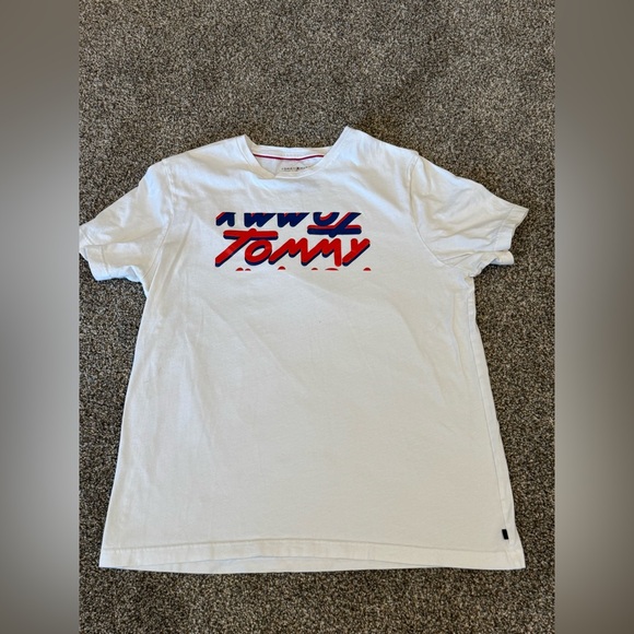 Tommy Hilfiger Women White Short Sleeve Cotton Graphic Logo T-Shirt size Medium - Picture 2 of 7